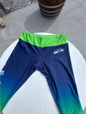 Seattle Seahawks Womens M NFL Team Apparel Leggings Navy Green Ombre SEAHAWKS